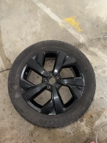 Roda VW Nivus + Pneu (205/55 R17)