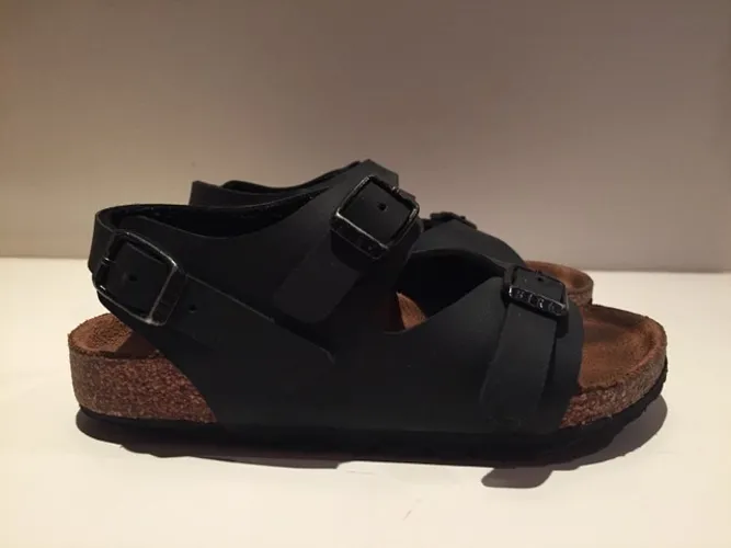 Sandália Birkenstock preta infantil
