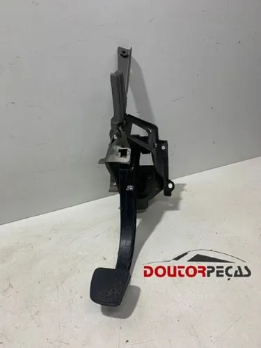 Pedal Embreagem Corsa 2008  *