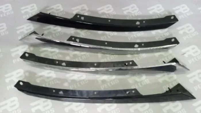 Friso cromado do farol Honda Civic g10 e Hrv 
