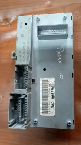 Caixa de fusível pálio ano 2001.