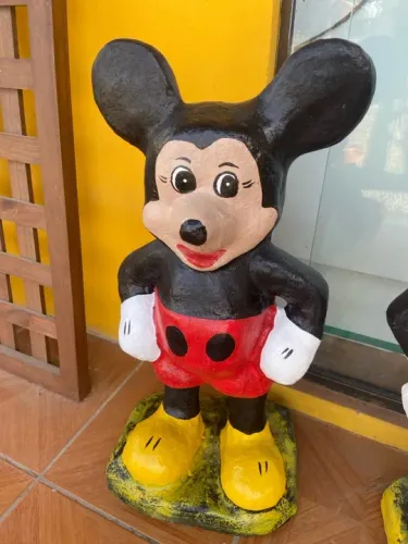 Mickey (em concreto)
