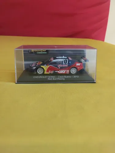 Chevrolet Sonic - Cacá Bueno -  2012.