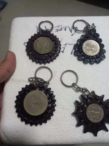 Chaveiros antigos de moedas brasileiras