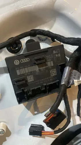 Módulo De Porta Dianteira Esquerda Audi A5 (8t0959793p)
