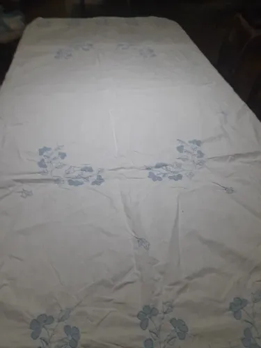 toalha de mesa bordada a mão com 10 guardanapos bordados a mão