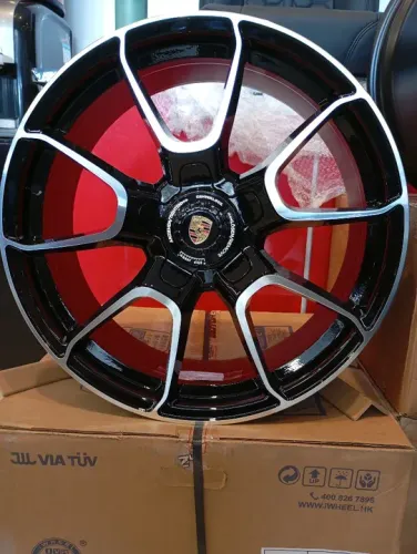 Roda R20x8.5. 5x130 Porsche
