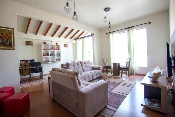 Sobrado à venda com 4 quartos no condomínio Francesco Rana, São Roque - SP