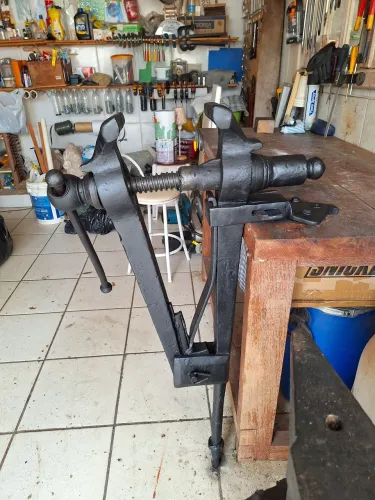 Morsa de Ferreiro antiga