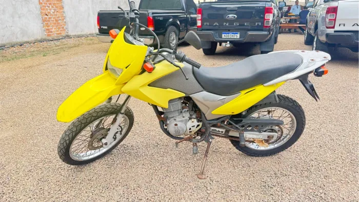 Vendo Bros NXR 2009 R$8000,00 no pix