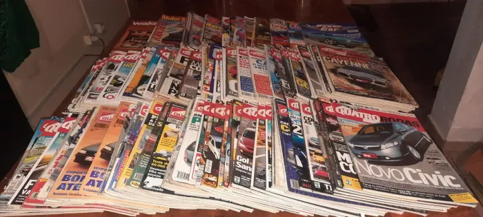 Coleção de revistas Quatro Rodas