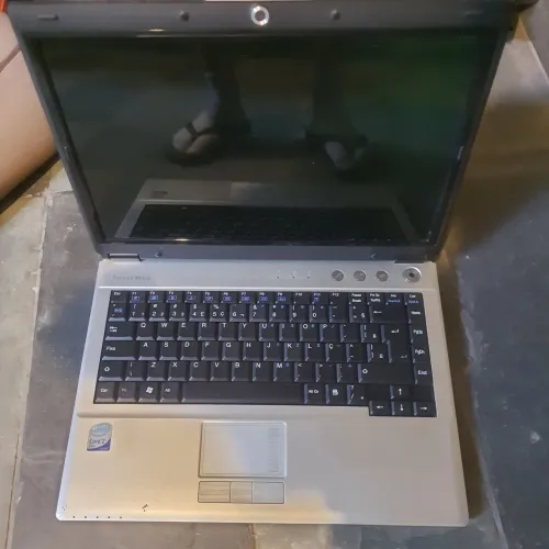 Notebook positivo z93 com defeito