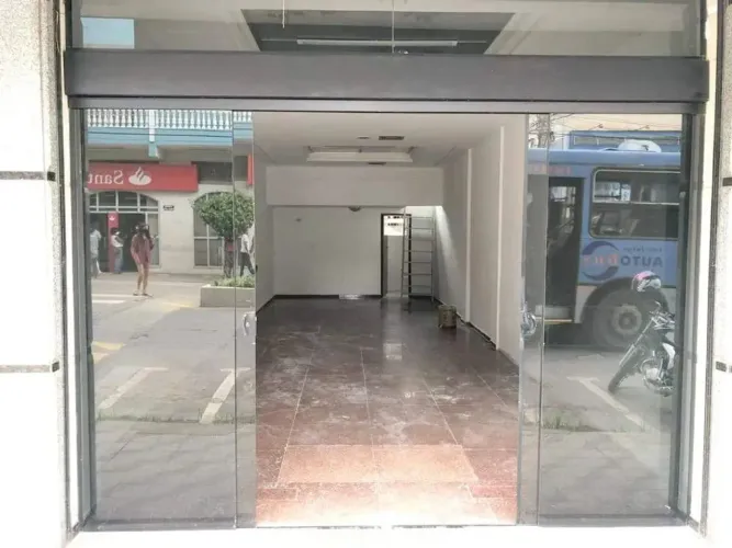Loja localizada no bairro Guarapiranga