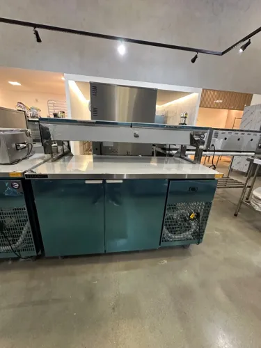 Balcão de serviço 1.5M c/Condimentador inox - refrimate 