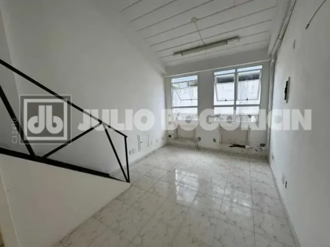 JBB71387 Barra da Tijuca Sala comercial La Playa 46m² vaga