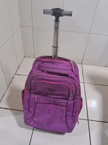 Mochila com Rodinhas Pink