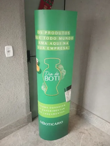 Totem elíptico pvc