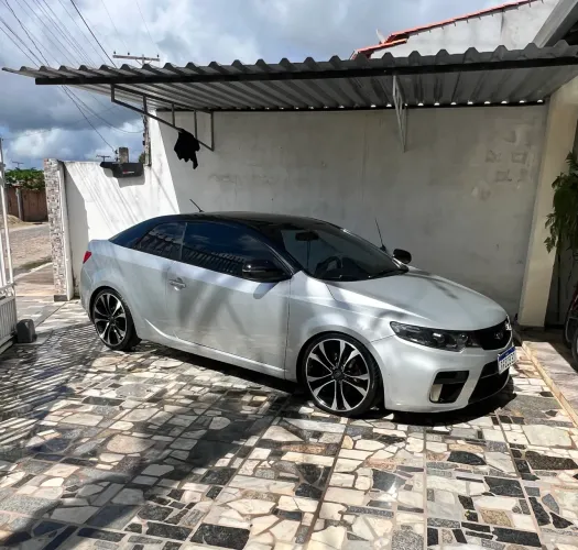 Kia Motors Cerato Koup 2.0 16V Aut. 2012