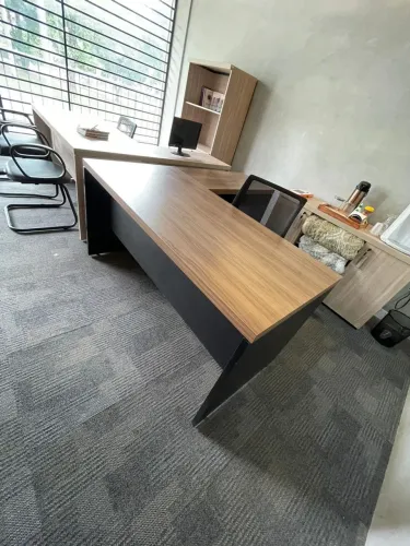 MESA DE ESCRITORIO PE PAINEL MÓVEIS PARA ESCRITÓRIO 