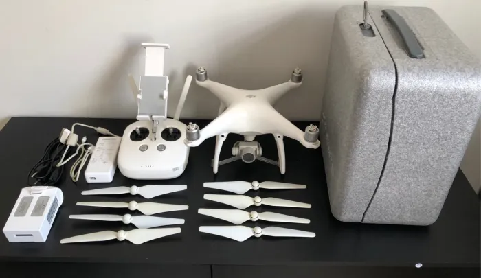 1 Drone Original Dji Phantom 4K com 1 Bateria Plus + Hélices do Pro V2