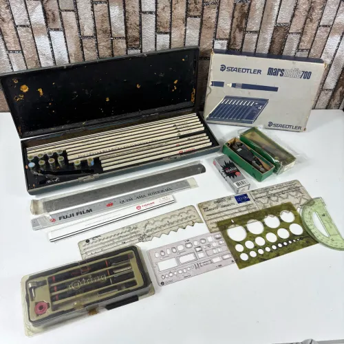 Antigo Kit para Desenho Técnico anos 80/90