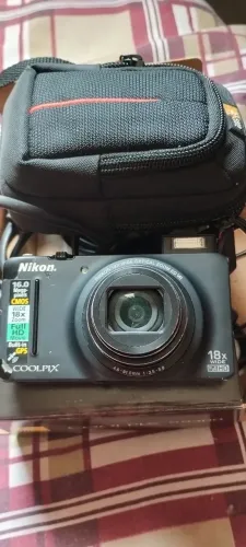 Câmera COOLPIX S9300