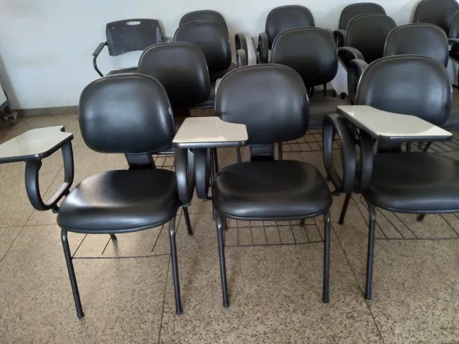 Vende-se Cadeiras