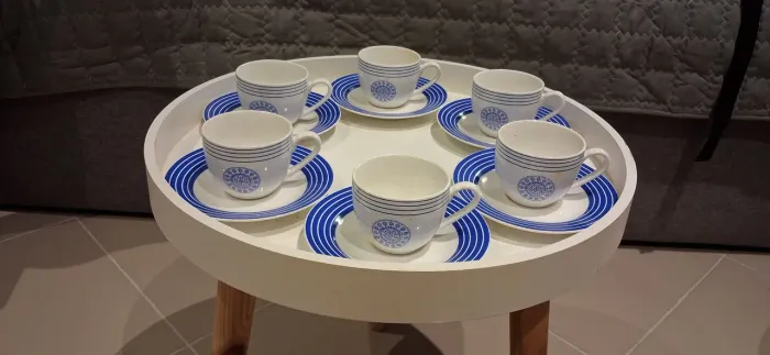Jogo de 6 xícaras de café com pires