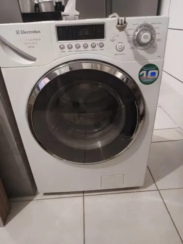 Lava e seca Eletrolux lse09