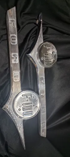 Emblemas F100 raro.