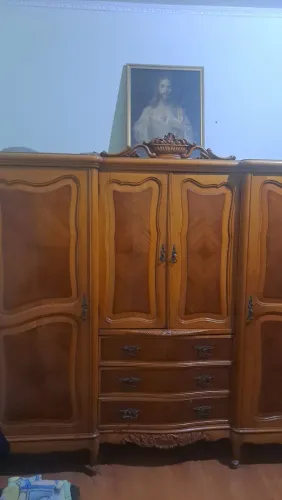 Guarda-Roupa Clássico em Madeira