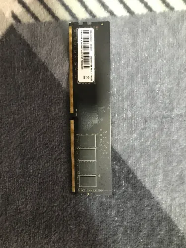 Vendo memória DDR4 de 4 Gb.