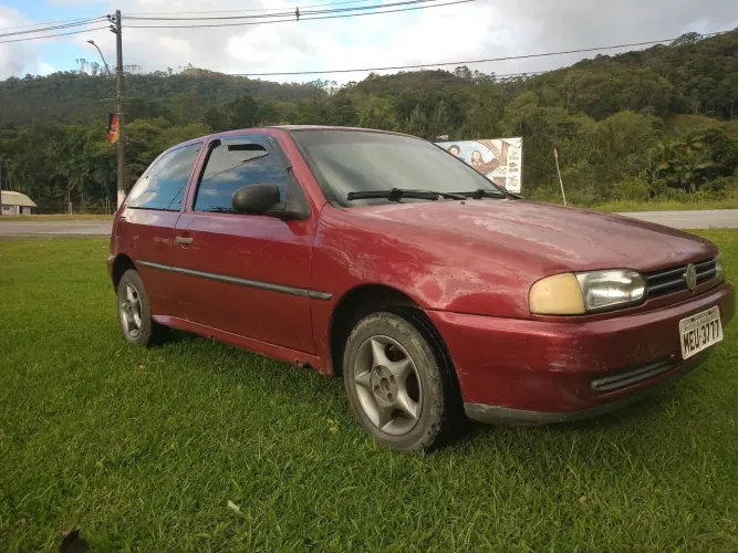 Gol 1.6 AP roda liga pneus novos, amortecedor novos detalhes na pintura 