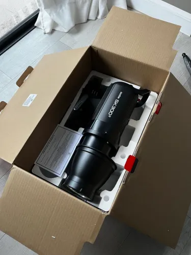 Flash Godox SK300 II + Tripé V-lite + Modificadores de Luz