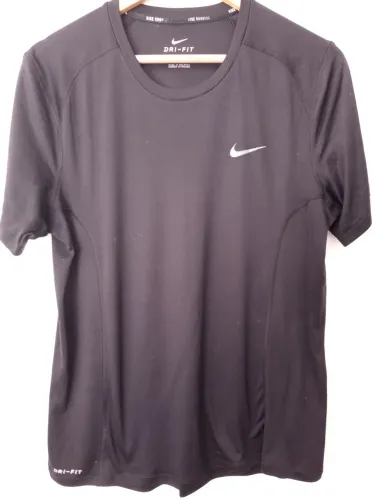 Camiseta Nike Dri-FIT Masculina - Conforto e Performance