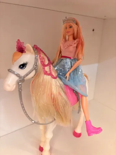 Barbie princesa com cavalo