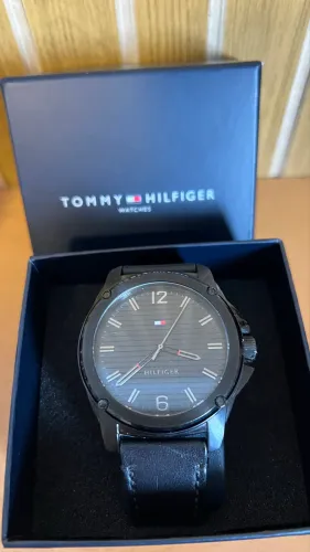 Relógio Tommy Hilfiger preto 42mm