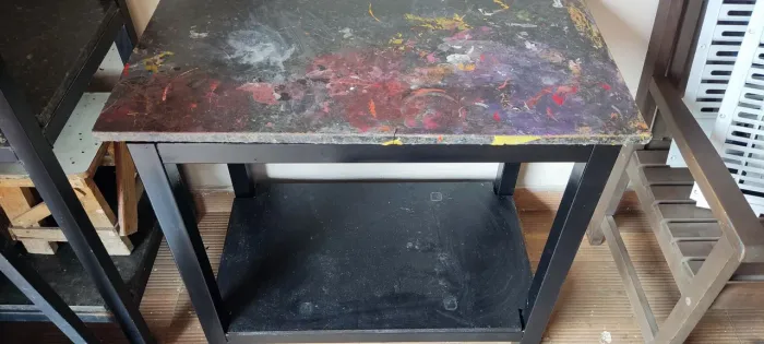 Bancadas com 1 m de largura X 50cm de profundidade. X 1 metro de altura