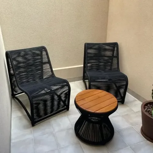 CONJUNTO 2 POLTRONA DE CORDA NÁUTICA + MESA DE APOIO