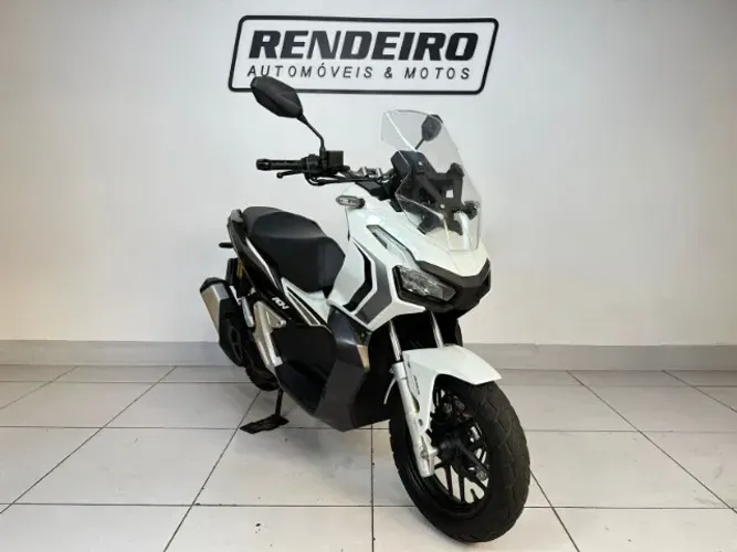 Honda ADV 150 2021 com 24.000km aceito troca