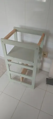 Torre de aprendizagem montessoriana