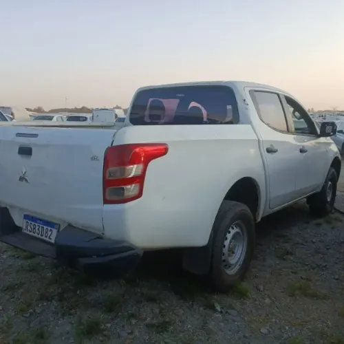 Mitsubishi L200 Tri. Outd. GLX 2.4 CD 4X4 Die. MEC 2021