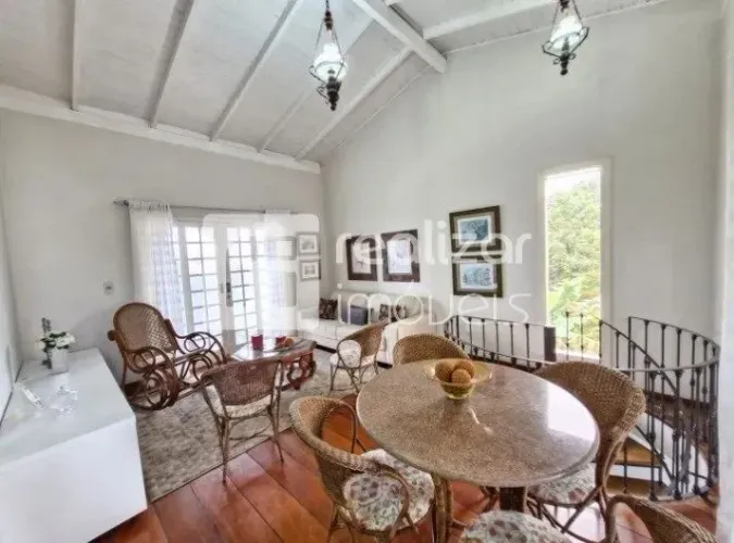 Casa 2 quartos no bairro Monte Cristo - Florianópolis