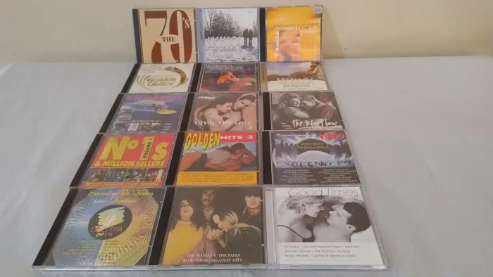 Lote de CDs Musicais - Diversos Artistas e Gêneros