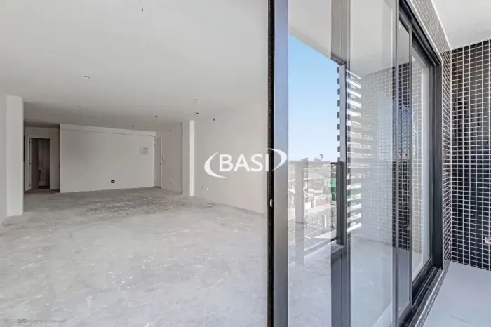 SALA COMERCIAL COM 01 VAGA DE GARAGEMA Á VENDA NO BAIRRO BOA VISTA - DIVISA COM CABRAL