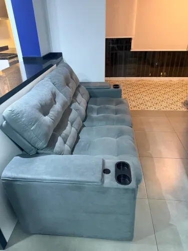 Urgente To de Mudança! Vendo Sofá 2 Lugares com Porta Copos e Entrada USB