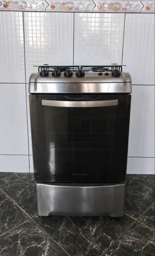 FOGÃO 4 BOCAS ( FORNO COM DEFEITO )
