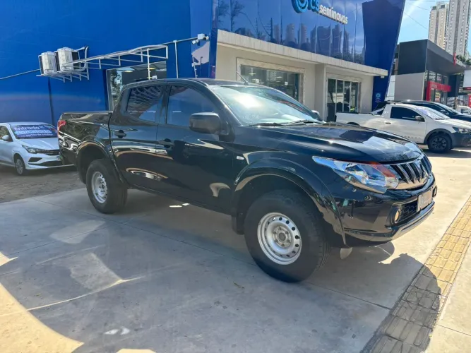 Mitsubishi L200 Triton Sport GL 2.4 Diesel 2025