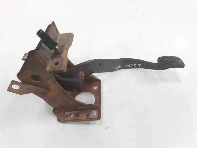 Pedal Mitsubishi L200 2.5 1999 2000 2001 2002 Á 2006