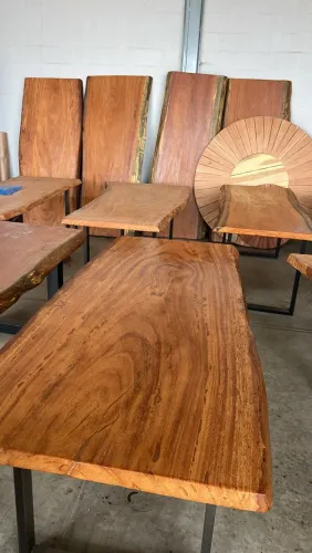 Mesa de madeira pura ?